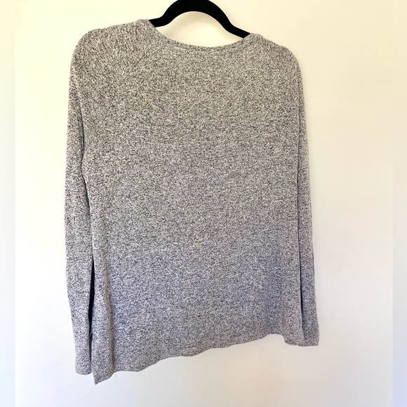 Old Navy Speckled Grey Long Sleeve Shirt - Picture 6 of 6
